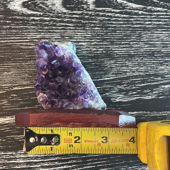 Amethyst stone on Wooden Base. Beautiful and peaceful - Picture 6 of 6